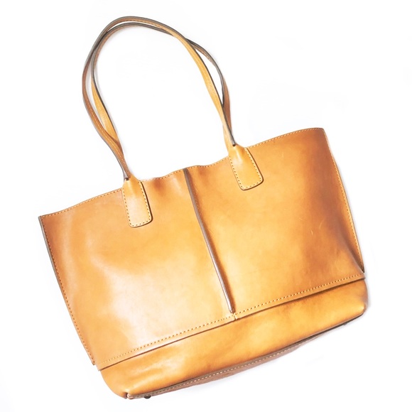 Frye Handbags - NWT Frye Lucy Leather Tote Bag
